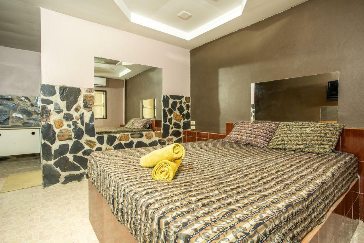 Diane Hotel Phetchaburi Dış mekan fotoğraf